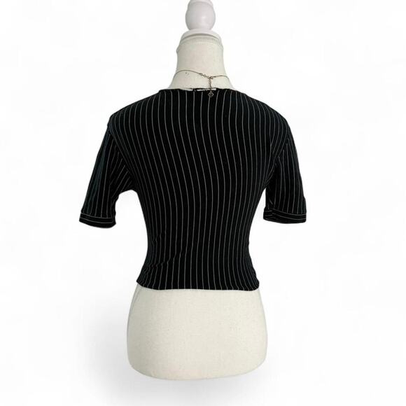 Y2K 2000s PinStriped 3/4 Sleeve Short Sleeve Top Size Small - Picture 2 of 3
